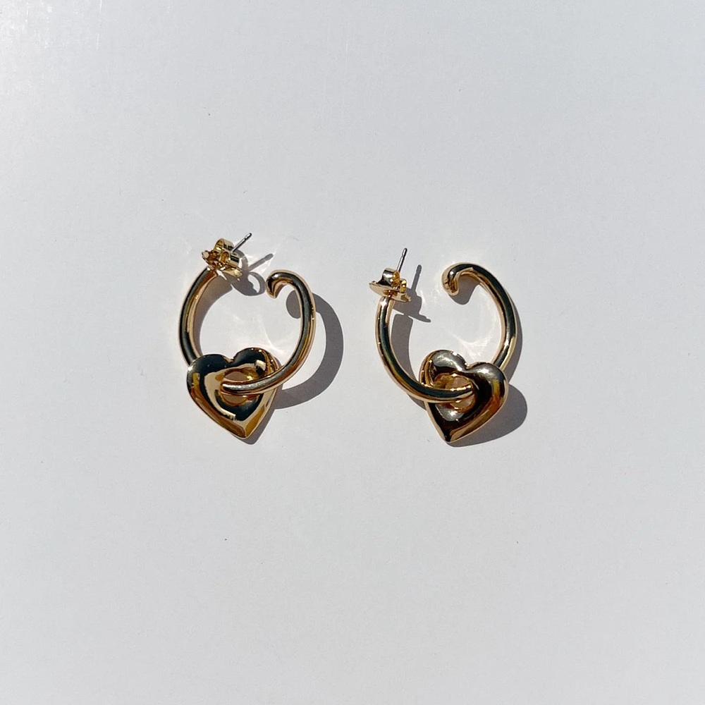 Lisa Says Gah - Heartbreaker Hoops NEW